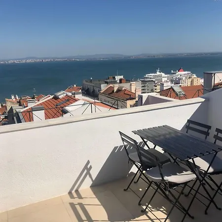 Daire Beautiful River Views In Graca Lisboa